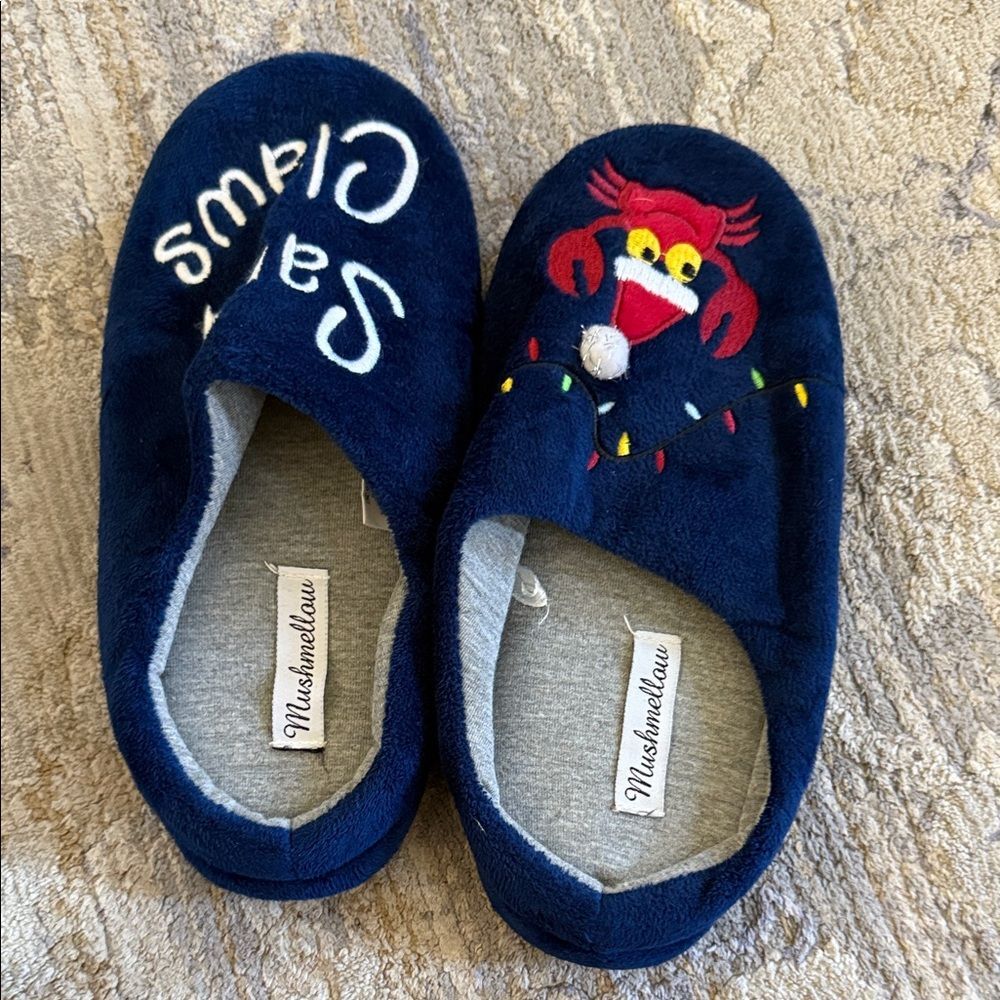 Mushmellow Kids Blue Santa Claws Slippers 7/8 M NWOT
